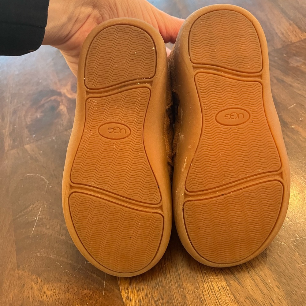 Kids Tan Suede Boots with Red Laces - Picture 3 of 3